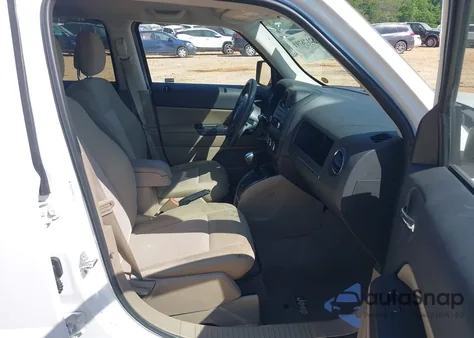 2014 Jeep Patriot Sport z USA, uszkodzony, nr VIN 1C4NJPBB2ED785423